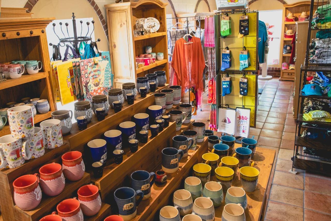 The Big Texan - Cabins And Wagons Amarillo Extérieur photo
