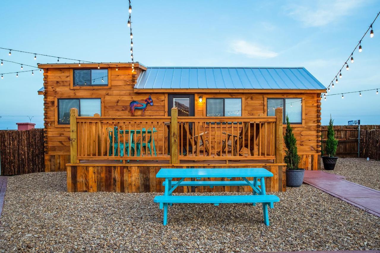 The Big Texan - Cabins And Wagons Amarillo Extérieur photo