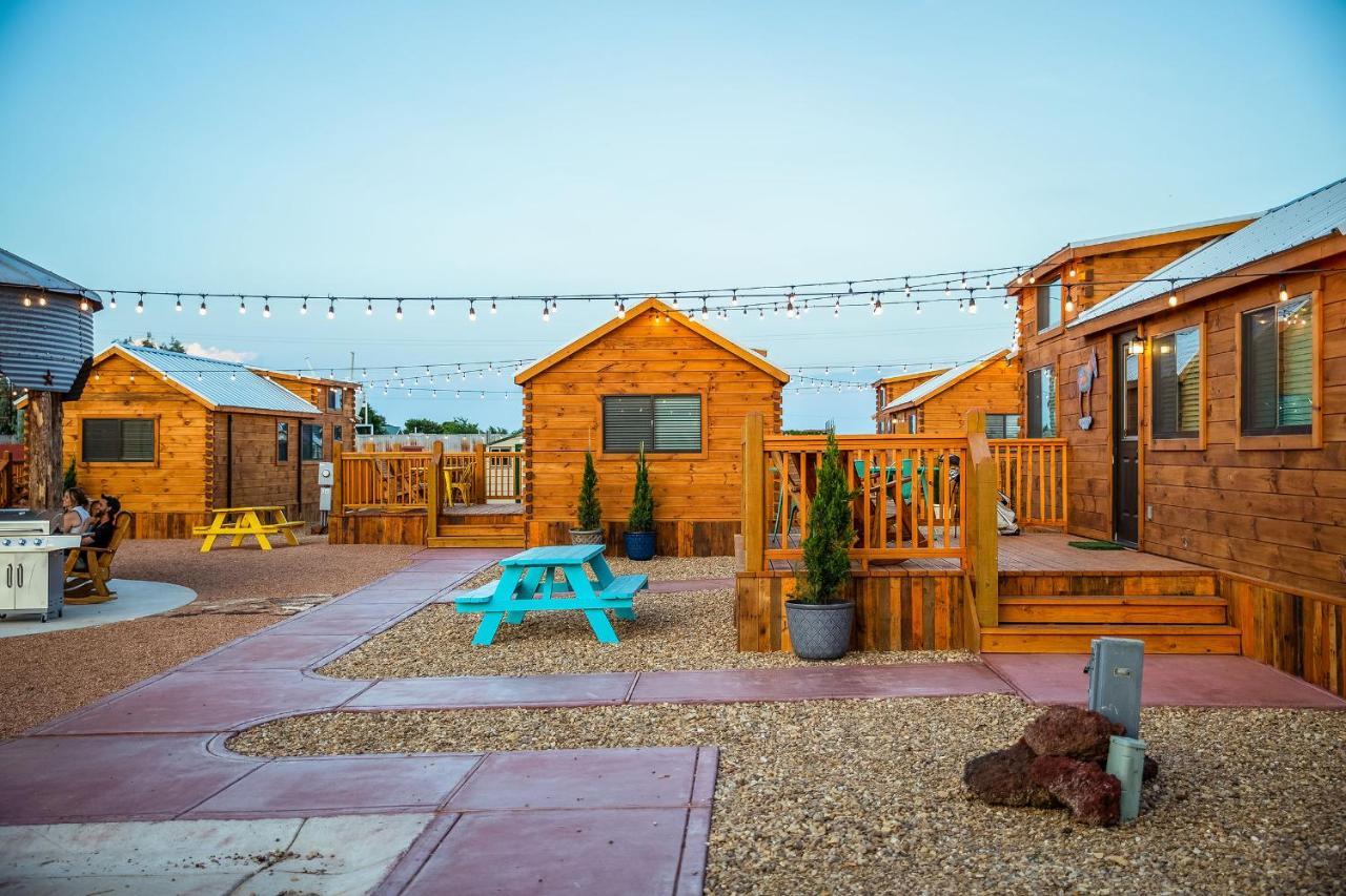 The Big Texan - Cabins And Wagons Amarillo Extérieur photo